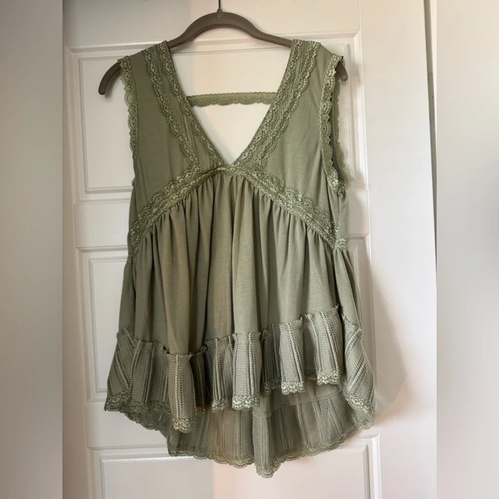 POL Blouse - Picture 1 of 3